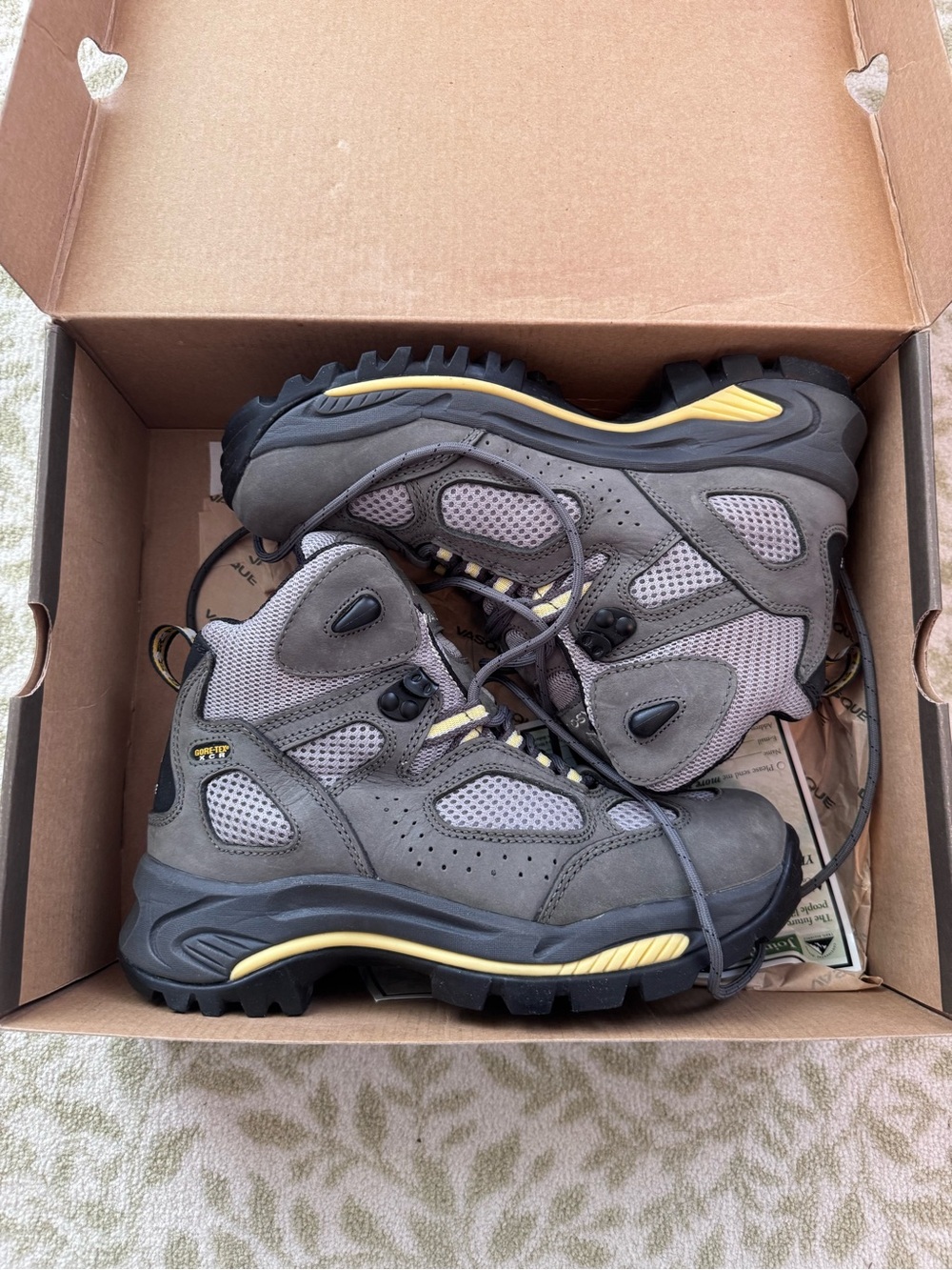Vasque | 7463 Breeze GTX XCR Hiking Boots Size 7.5 Women